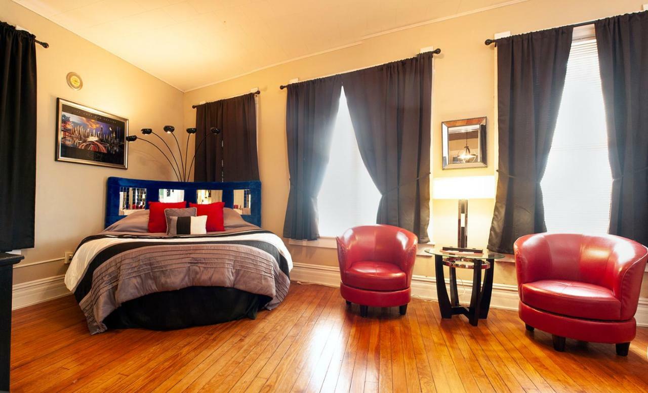 Ellinwood The Historic Wolf Hotel מראה חיצוני תמונה